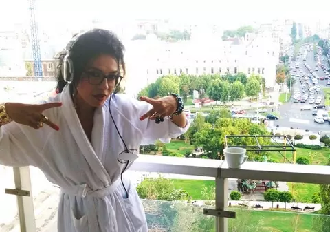 DJ Wanda LOCUIEŞTE DE UN AN LA HOTEL. Află MOTIVUL!