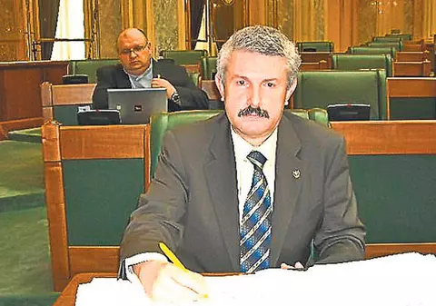 Şpagă pedepsită cu suspendare! Primarul din Râmnicu Vâlcea va fi eliberat din închisoare 