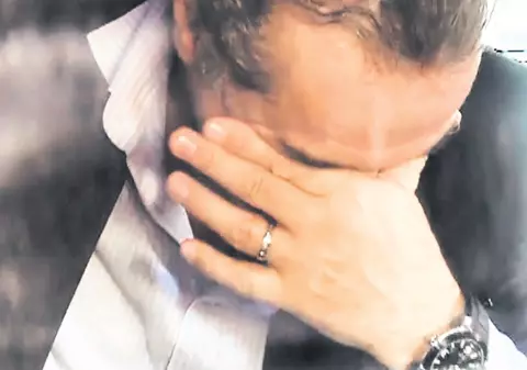 Gigi Becali plânge sau joacă teatru?