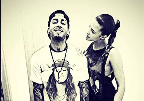 APAR TOT MAI MULTE INDICII care confirmă RELAŢIA dintre ANTONIA ŞI ALEX VELEA! VEZI ce i-a spus CORINA, în GURA MARE, cântăreţului, pe SCENĂ, la MMA! 