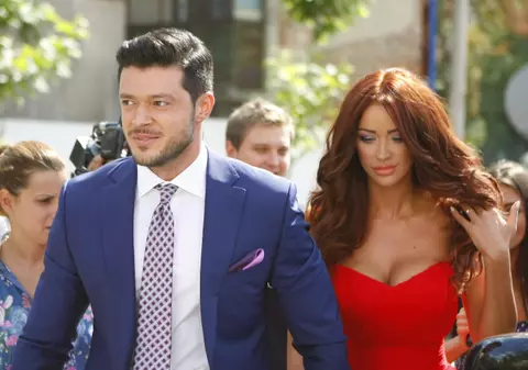 Bianca Drăguşanu, CU CICATRICI PE GENUNCHI, la cununia civilă! | FOTO