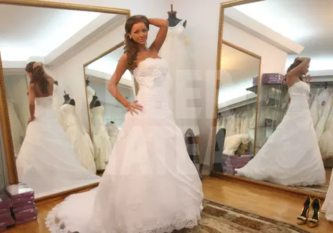 Face ce face şi vrea să fie în centrul atenţiei! Bianca Drăguşanu NU SE VA CUNUNA ÎN BISERICĂ! 