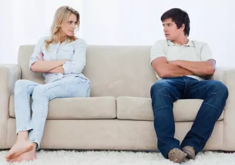 Ce reproşuri îţi face în funcţie de zodia lui