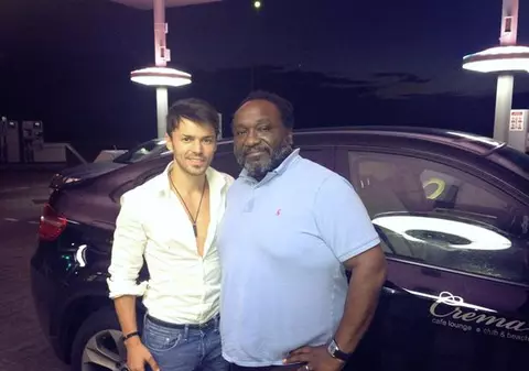 Dony urmează să colaboreze cu Steve Edwards?