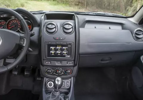 Află de la ce model a ”furat” noul Duster interiorul