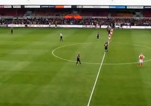Vești bune pentru microbiști! Un mare stadion se modernizează! FOTO!