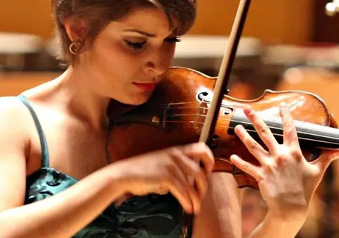 Violonista Ioana Cristina Goicea A CÂŞTIGAT premiul ÎNTÂI la un IMPORTANT CONCURS ÎN AUSTRIA