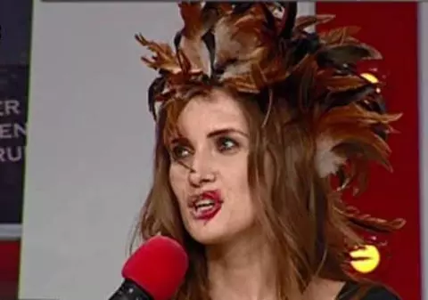 S-A "ÎMPĂNAT" bine, acum A AJUNS SUBIECT DE RÂS. Iulia Albu, PARODIATĂ de un CELEBRU PREZENTATOR TV