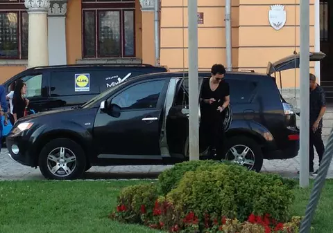 Atât de mare e iubirea dintre Keo şi Andreea Bălan încât solista i-a dat SUV-ul său!