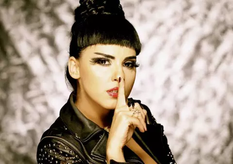 LAVINIA PÂRVA A COMIS-O! IUBITA LUI ŞTEFAN BĂNICĂ JUNIOR ŞI-A SCOS SFÂRCUL LA ÎNAINTARE!
