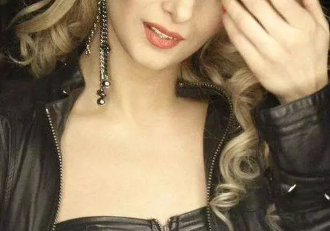 LORA, detalii ŞOCANTE de după INTERVENŢIE! "Avusesem un concert şi mi s-a rupt OPERAŢIA, am ieşit cu BURICUL ÎN MÂNĂ de pe scenă!