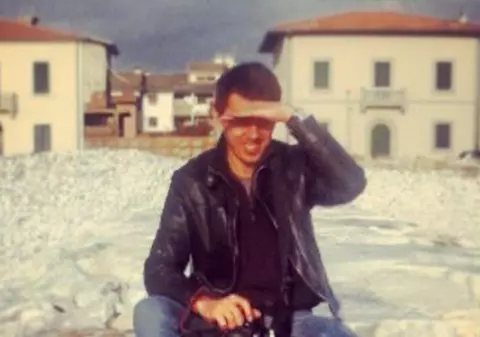 (P) "Timpul nu poate fi dat înapoi, însă putem să ne determinăm viitorul"