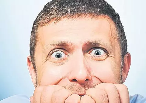 Îţi rozi unghiile? Atenţie, te poţi îmbolnăvi mai uşor!