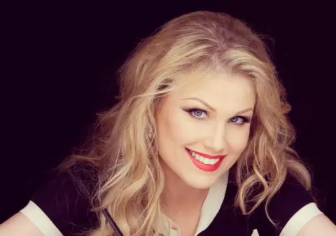 Oare aşa se menţine în formă CRISTINA RUS? DE METODA ASTA DE SLĂBIT N-AI MAI AUZIT! 