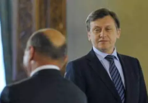 ULUITOR! Crin Antonescu îl susţine pe Traian Băsescu! Vezi ce l-a făcut să se răzgândească!