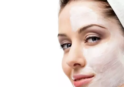 Epilarea facială: Cum să previi iritaţiile