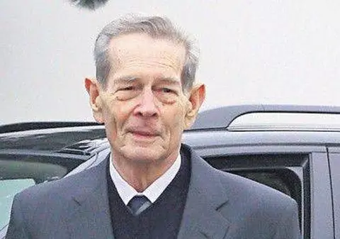 SĂRBĂTOARE MARE LA PALAT! Regele Mihai ANIVERSEAZĂ 93 de ani și A IEȘIT ÎN PUBLIC, FĂRĂ Regina ANA | FOTO