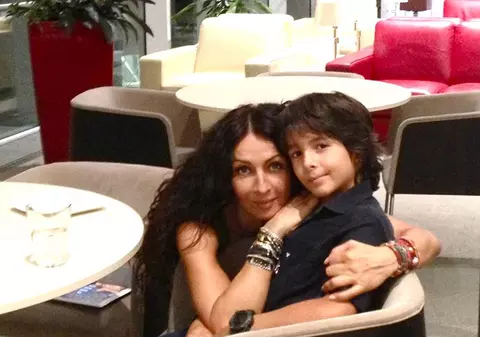 Mulţi o consideră o MAMĂ IRESPONSABILĂ, însă Mihaela Rădulescu ÎŞI EDUCĂ FIUL DE MIC: "Îi spun TOATE AMĂNUNTELE"! FOTO