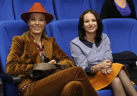 Celebrităţile susţin lupta împotriva cancerului mamar