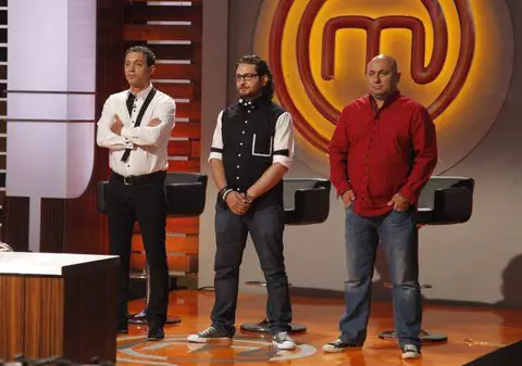 VEDETELE NU VOR SCĂPA DE REACŢII DURE DIN PARTEA JURAŢILOR de la "MasterChef"! Vezi CUM VOR FI "TĂVĂLITE" în prima emisiune! FOTO