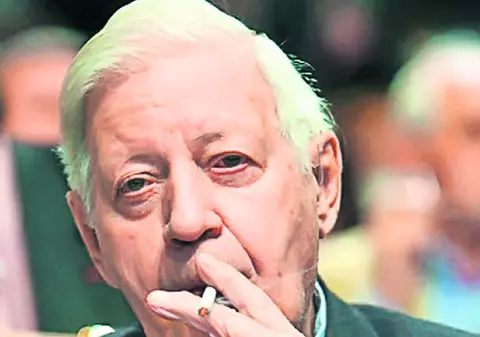 La 94 de ani, şi-a cumpărat ţigări de 7.000 €