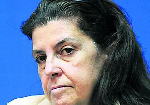 ARHITECTA CASEI POPORULUI A MURIT