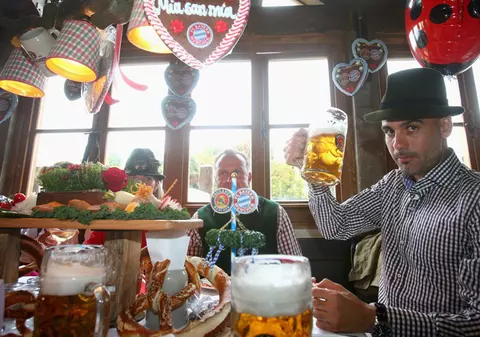 Pep Guardiola a fost vedetă la Oktoberfest | FOTO