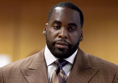 Pedeapsă record! Fost primar condamnat la 28 de ani de închisoare pentru corupţie