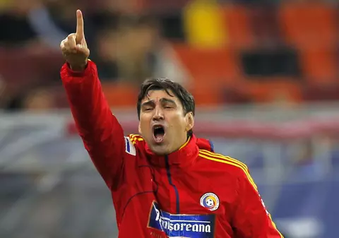 Piţurcă vrea primul străin la "naţională"! Mircea Sandu: «Dacă va primi cetăţenia, o să-l selecţioneze»