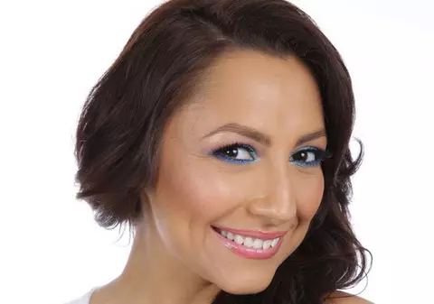 ŞTIAI că ANDRA mai are DOUĂ SURORI? Uite cum ARATĂ TINERELE din familia VEDETEI! FOTO