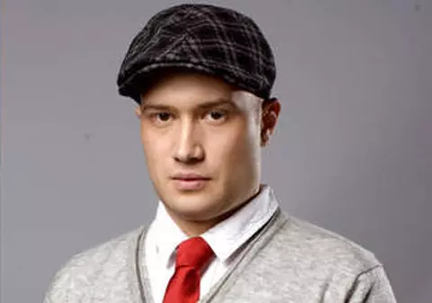 ÎL ATACĂ DUR, el e CA UN MIELUŞEL. Bendeac ÎL ATINGE PE Badea în PUNCTUL SENSIBIL: mama şi Carmen Brumă