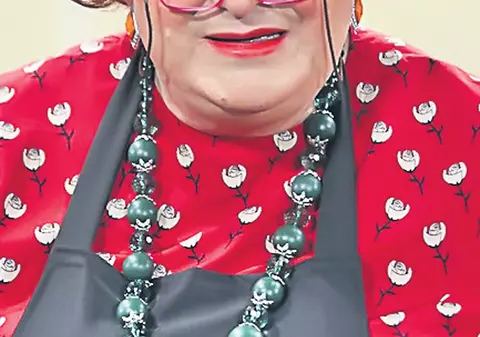 Florin Călinescu schimbă perucile precum șosetele | FOTO