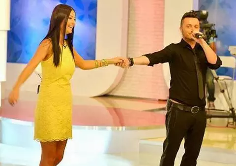 Gabriela Cristea, ÎNDRĂGOSTITĂ NEBUNEŞTE DE tinerelul Tavi Clonda: "AM FLUTURI ÎN STOMAC"! FOTO