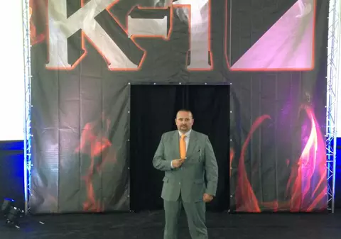 SENZATIONAL! Un politician s-a apucat de kick boxing