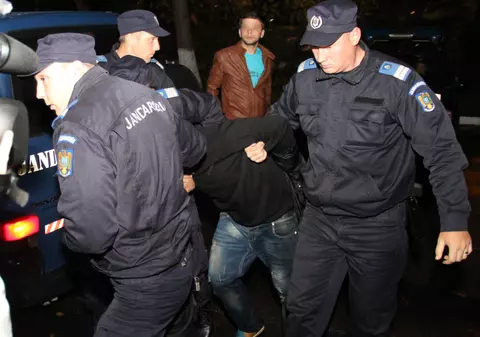 CAZ DE COŞMAR! A SNOPIT ÎN BĂTAIE CINCI FEMEI, apoi le-a jefuit!