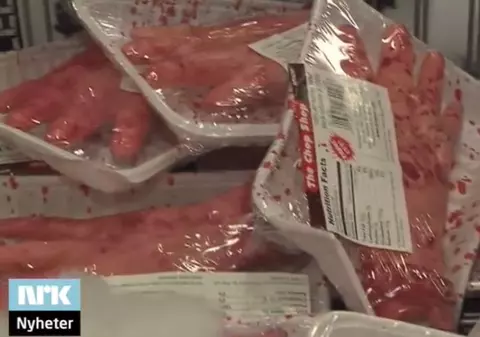 Cea mai sinistră glumă de Halloween! Membre umane false, la raftul de carne