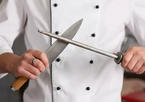 CUŢITELE, USTENSILE INDISPENSABILE ÎN BUCĂTĂRIA UNUI MASTERCHEF