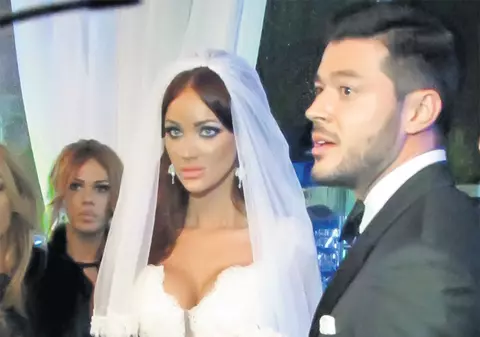NUNTĂ BIANCA DRĂGUŞANU | Bianca şi-a adus căţeluşul la nuntă!