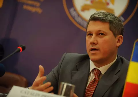 PNL îl acuză pe Dragnea că vrea să voteze înființarea Fondului Suveran de Investiții în sesiunea extraordinară