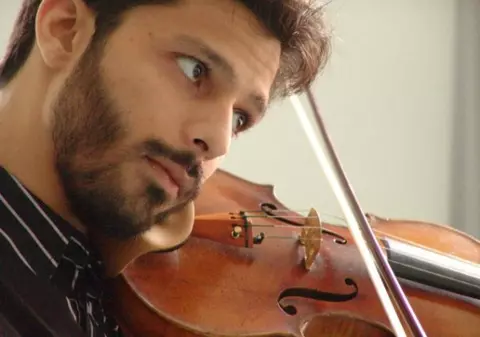 Un român a devenit vedetă în Slovacia! El a câştigat marele concurs european "New Talent" de la Bratislava!  