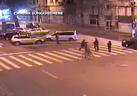 Imagini de groază la Brăila! Doi pietoni, bătuţi pe zebră de şoferi agresivi | VIDEO