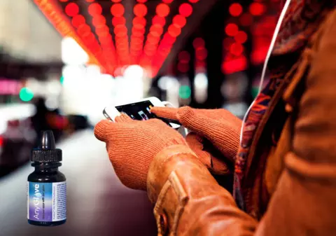 Poţi ”butona” touchscreen-ul cu orice mănuşi 