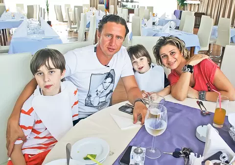 Laurenţiu Reghecampf a scăpat ieftin în procesul cu fosta soţie! Vezi cât plăteşte pensie alimentară pentru Luca, fiul lor