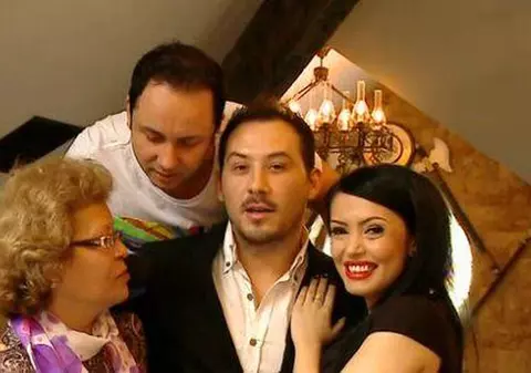 Mircea N. Stoian: «Umblă zvonul că Ştefan Stan s-ar fi despărţit de multe iubite din cauza mamei»