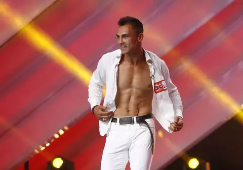 X FACTOR | El este concurentul CARE S-A DEZBRĂCAT ÎN FAŢA DELIEI, la TV | VIDEO