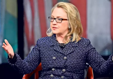 Hillary Clinton ia 450.000 de dolari pentru un discurs!