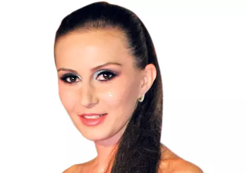 Crina Abrudan a suferit ca un câine după ce a fost lăsată baltă de Gabi Popescu chiar înainte de nuntă! A trecut cu bine peste depresie