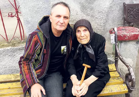 Ce s-a ales de 2 soliști români care au vândut un milion de albume: Unu-i primar, altu-i muritor de foame