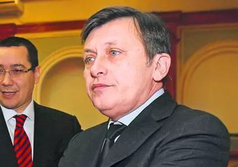 Victor Ponta VEDE ROŞU ÎNAINTEA OCHILOR! Lovitura pe care i-a dat-o Antonescu cu puţin timp în urmă