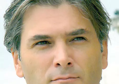 NU DEGEABA A FOST CEL MAI RÂVNIT BURLAC! UITE CE TÂNĂR ŞI FRUMOS ERA MIRCEA RADU!